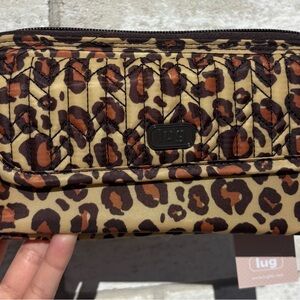 NWT Lug kickflip convertible wallet/crossbody